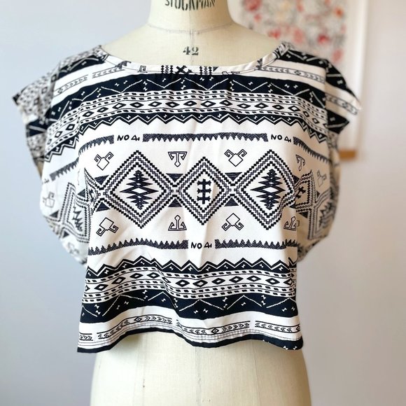 3For$20/NWOT Boxy Crop Top - Mid West - Made in USA - Picture 1 of 6